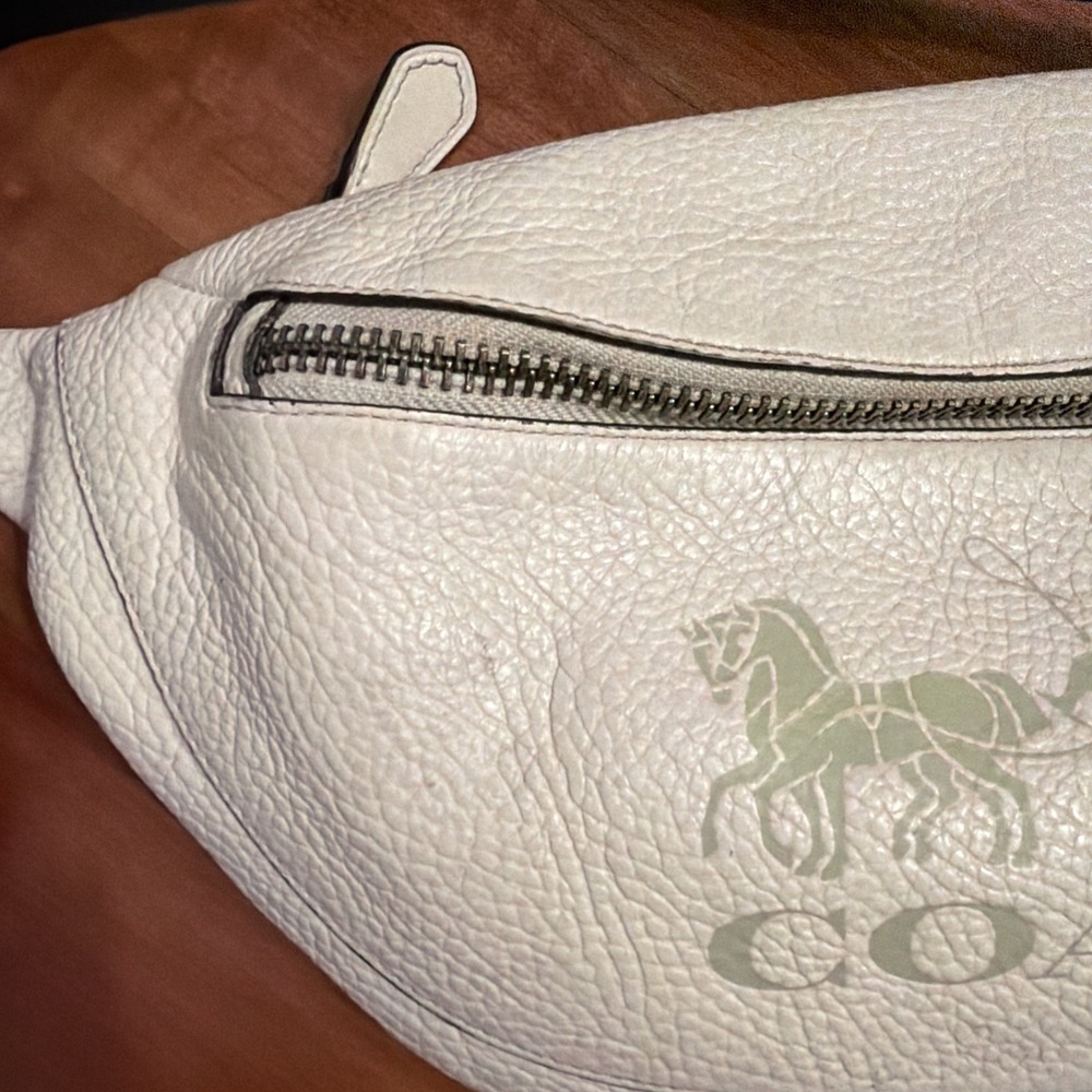 COACH White Leather Ivory Horse & Carriage Belt Waist Bag Used 16.5" x 9" - Picture 14 of 14